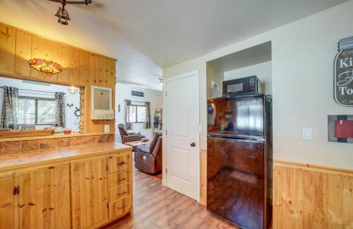 Hike, Hunt and Fish! Outdoor Pine Haven with Yard - Foto 9