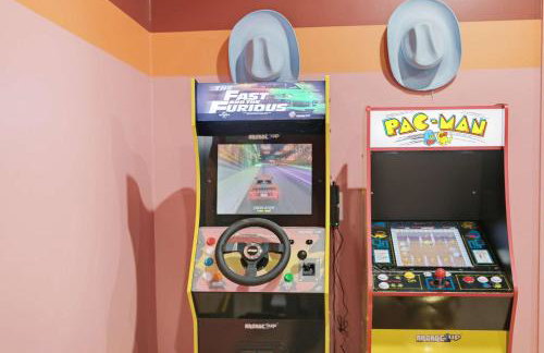 Sparkling Pool Hot Tub Game Room Kids Area - Foto 34