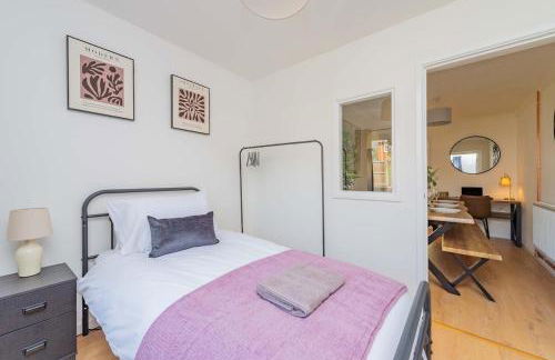 Newport - Sleeps 8 - Private Parking - Foto 16