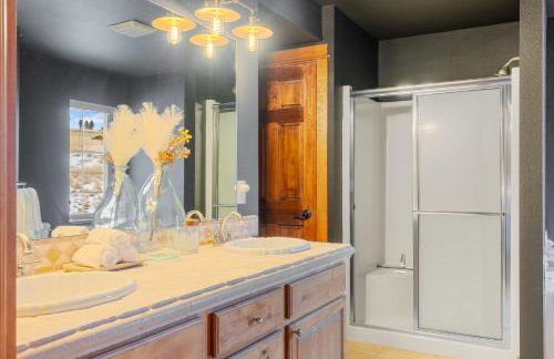 30 Miles to Yellowstone Hot Tub Game Room AC - Foto 18