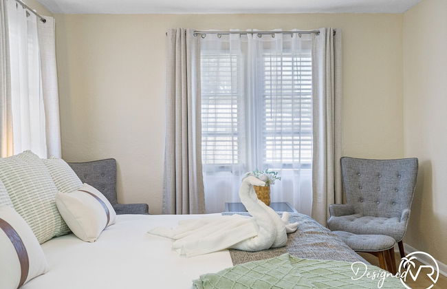 8 BR Heated Pool & Soccer Field - Photo 3