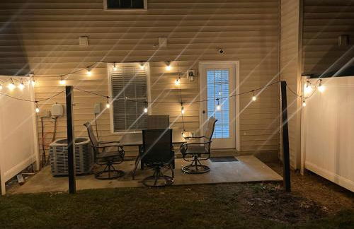 Luxury 3BR3BA TWO KING BEDS Fast WiFi, Free Parking, 5mins-Liberty University & Airport LYH great for Families, Business Travel or Weddings guest - Foto 26