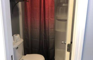 Hockey Themed Room with Wooded Trails - Foto 16