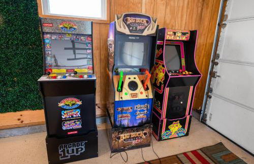 Relaxing Pocono Stay Near Lake with Hot Tub & BBQ - Foto 15