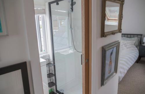 The Old Bakery - Stay in what was the dirty dusty old store rooms - Foto 10