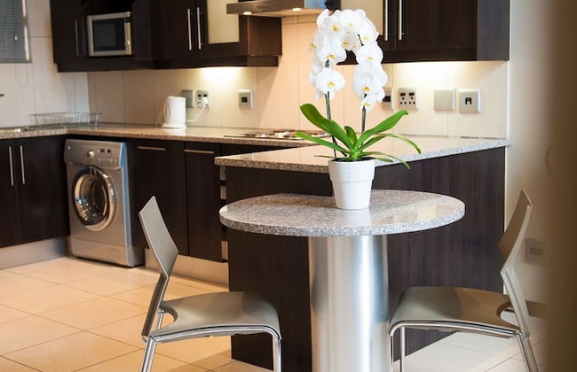 All Suite on 14th - Photo 5