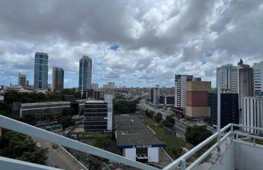 Apto com piscina e garagem para até 04 hóspedes perto SSA Shopping - Foto 9