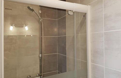 Peaceful Poolside Escape - Foto 21