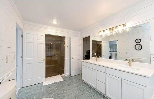 Jackson River Estate Main House Pool, Riverfront, sleeps 15 - Foto 25