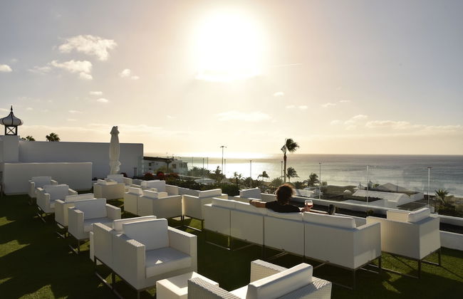 R2 Bahía Kontiki Beach Apartments - Photo 34