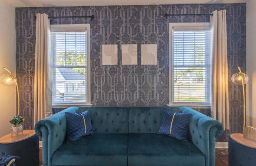 Fam-Biz Friendly 3BD with Fire pit & BBQ - Downtown - Foto 25