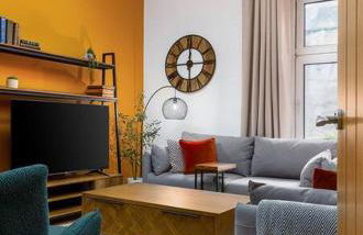 The Stylish 3-Bedroom Maisonette Retreat - Photo 11