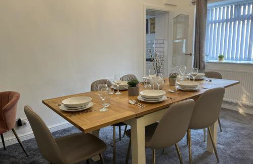 Modernised 3-bedroom Blackburn townhouse sleeps 6 - Foto 17