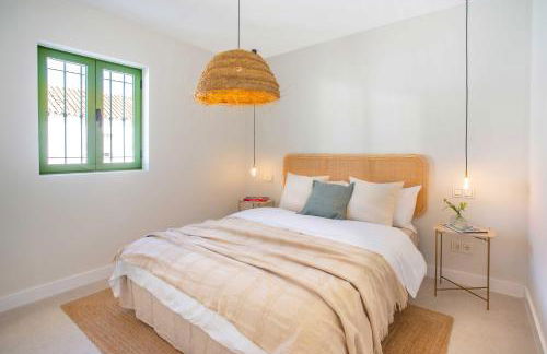 VACATION MARBELLA I Casa Savia, Private Pool, Luxury interiors, 10min walk to the Beach - Foto 37