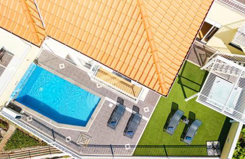 Casa Agrela by Rent2U, Lda Swimming Pool & Jacuzzi - Photo 39