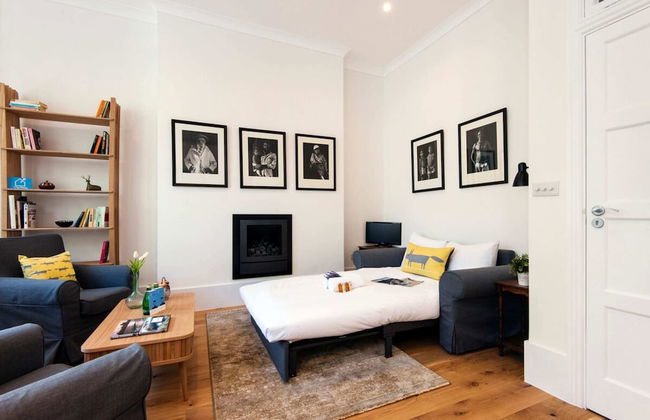 The Stunning Philbeach Garden Apartment - Photo 6