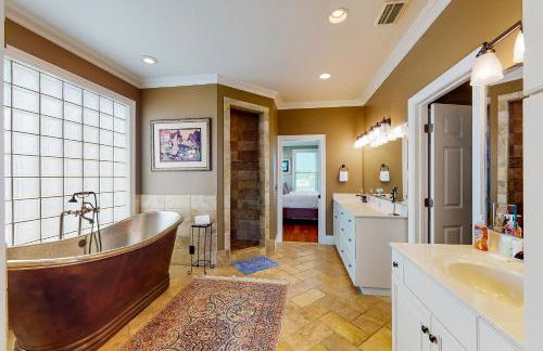 Fantastic getaway with private pool, deck, game room, AC & fast WiFi - Foto 30