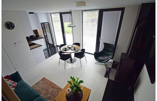 Biała chatka w Krzaczastym Zakątku - Foto 9