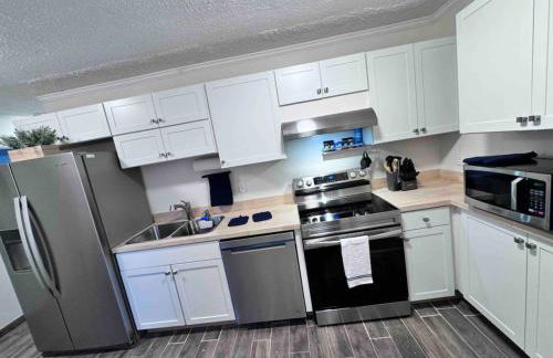 I-95 and Tanger Outlets. Pet Yes - Photo 4