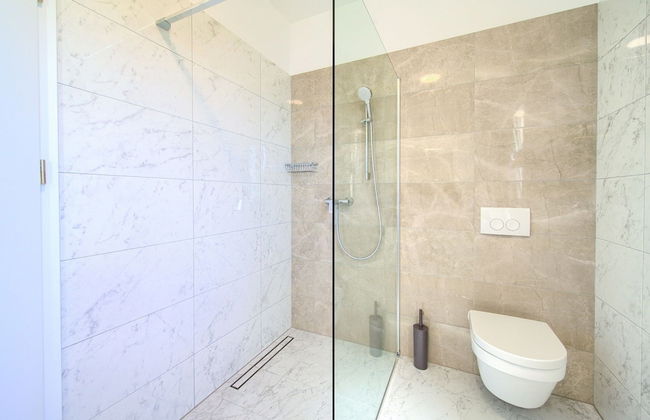 Villa in Cres With Sea Views & Pool - Foto 14