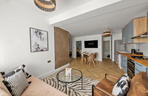 Stylish Flat I Sleeps 6 I With Parking - Photo 28