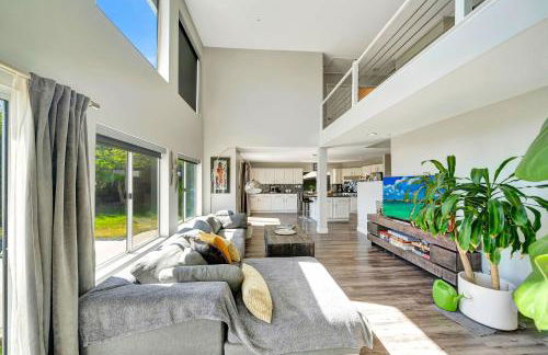 Stunning Hilltop 5BR With View And Hot Tub! - Foto 9