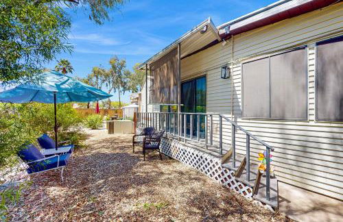 Pools and Pickleball! Dog-Friendly Home in Surprise - Foto 24