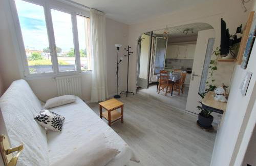 Médipôle T2 avec un garage gratuit sur place, 16min à centre ville Lyon en métro A - Foto 12