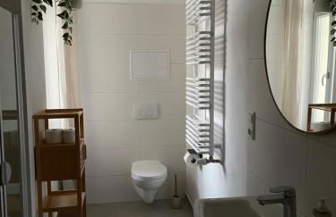 ApartNaest Radeberg - vollausgestattete 1 - bis 4-Zimmer Apartments l 24h Zugang per Code l Check-in Anleitung über Posteingang l Parkplatz auf Anfrage l Frühstück optional - Foto 28