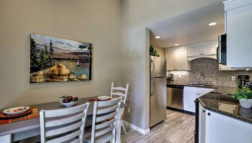 1 Mi to Skiing and Beaches Incline Village Home! - Foto 2