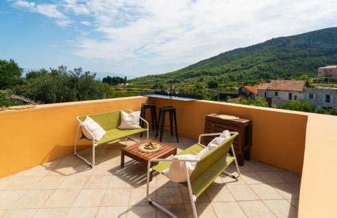 2 Bedroom Beautiful Home In Pitve - Photo 8