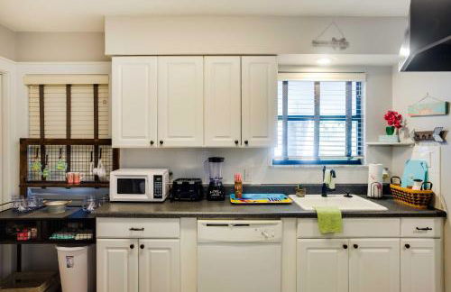 St Simons Island Condo with Deck and Outdoor Shower - Foto 10