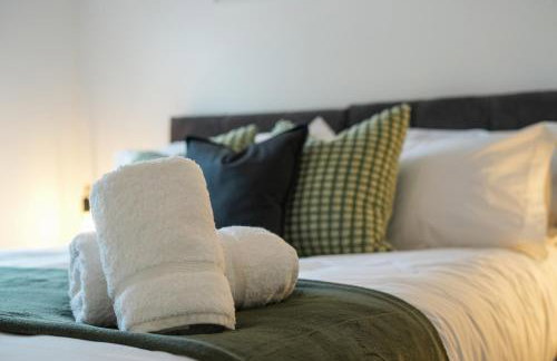 The Lodge - comfortable, stylish, 3 bedroom home with 3-6 beds near Utilita Arena - free parking - Photo 15