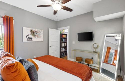 Only 4 Miles to Broadway with Free Parking and TVs in Bedrooms - Foto 22