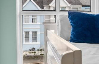 Substantial 5 bedroom townhouse with disabled access apartment, private off road parking space with EV point from 15th April 26, jaccuzi bath, Netflix and Wifi, near Argyle, boutique shops eateries and pubs - Foto 44