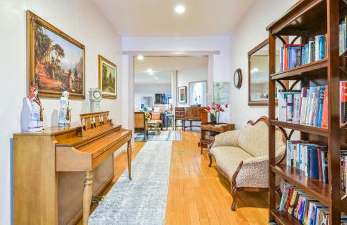 6 bedrooms, Walking distance to airport - Foto 4