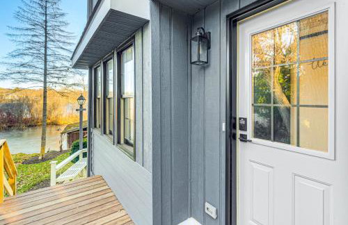 Canoes and Dock Waterfront Retreat on Lake Beulah! - Foto 23