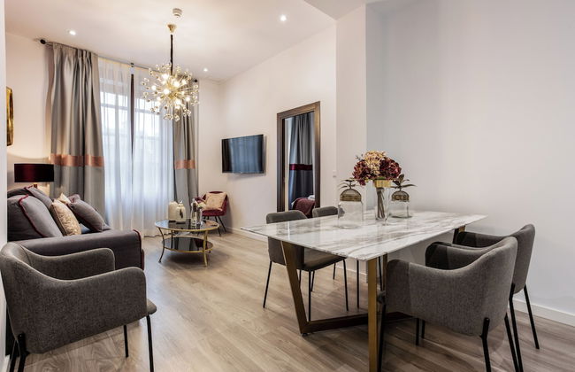 BIBO SUITES PLAZA NUEVA - Photo 44