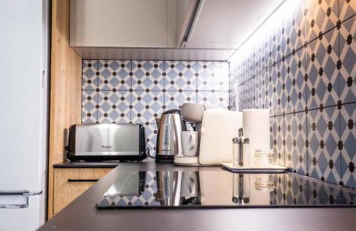 New and Modern Apartment with Comfy Beds - Photo 20