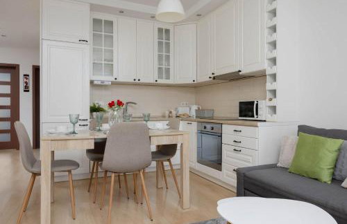 Family Apartment with Parking in Pruszków by Noclegi Renters - Foto 8