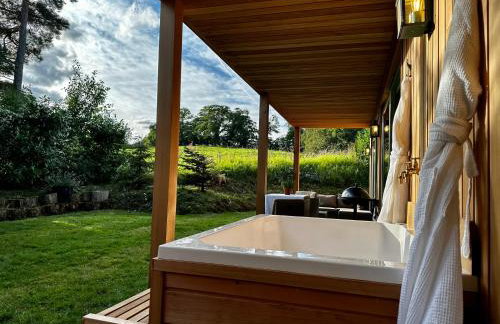Peak District Romantic Retreat Outdoor Japanese Whirlpool bath - Photo 1