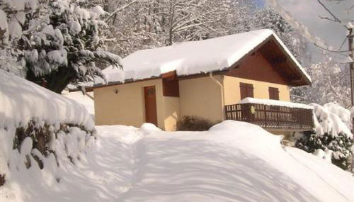 Chalet cosy en bordure de forêt avec wifi, terrasse et équipements complets à Rochesson - FR-1-589-235 - Foto 3