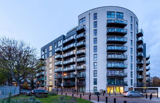 Bright and Stylish Kennington Gem - Photo 54