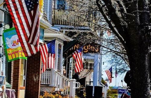 3BR Beautiful Remodeled Victorian w/ Beach Locker - Foto 50