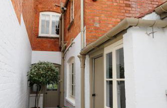 Beautiful house, Cirencester centre, parking - Photo 37