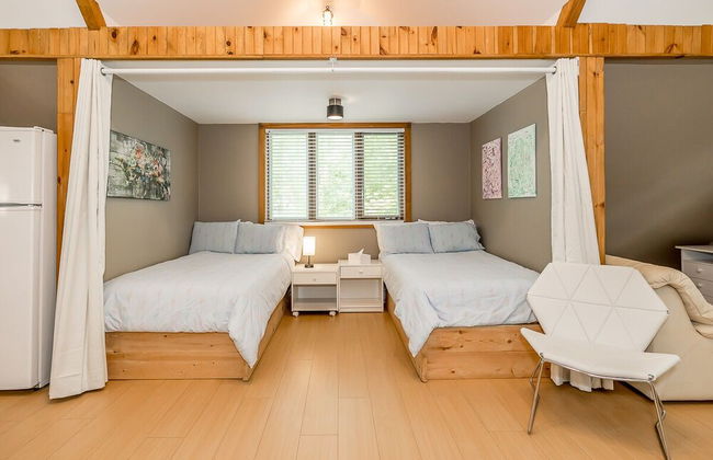 Muskoka Lakeshore Cottage Bliss - Photo 18