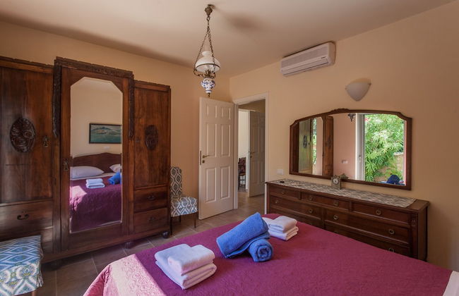 Absolute Villa by Stylish Stays - Photo 6