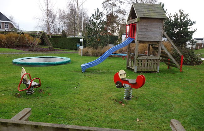 Chalet in Goedereede Near North Sea Beach - Photo 19