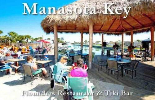 Gorgeous Waterfront! Mermaid's Retreat Wows! - Foto 33