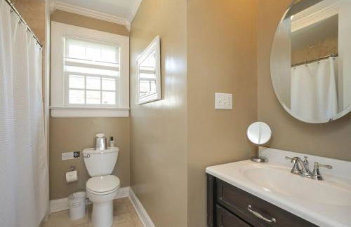 Golf Views, Porch Vibes, 3mi to Broadway! - Foto 32